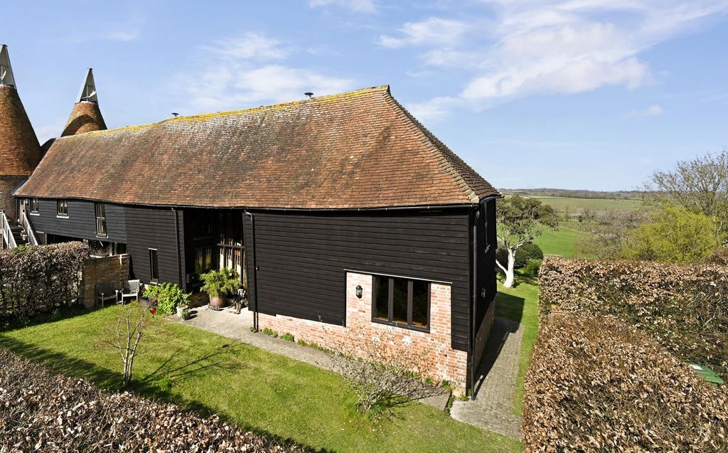 Property photo 1 of 29