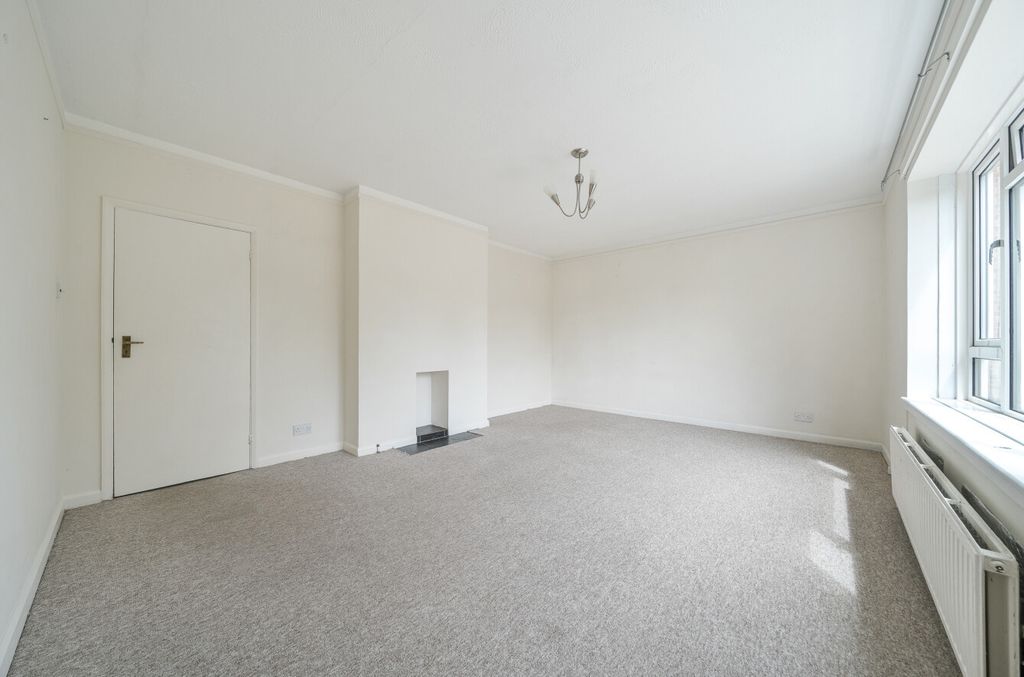 Property photo 3 of 11 1469911-7-6A1d923...