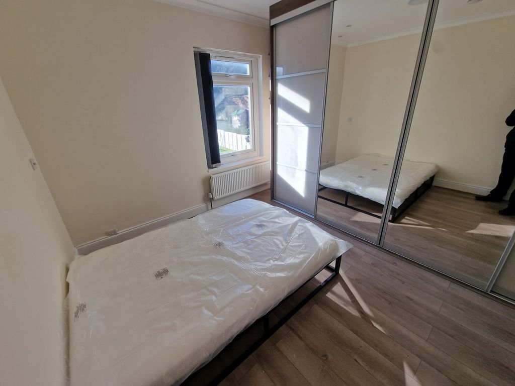 Property photo 1 of 8 214391_1_2519908
