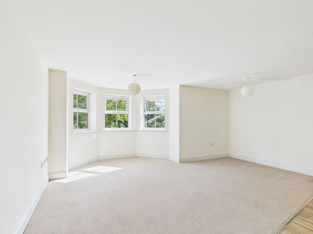 Property photo 3 of 10 Cam02536G0-Pr0149-Still006