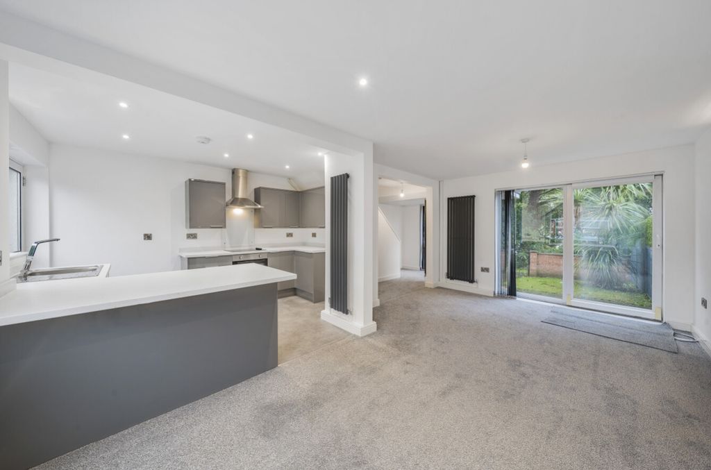 Property photo 2 of 10 1195233 (3)