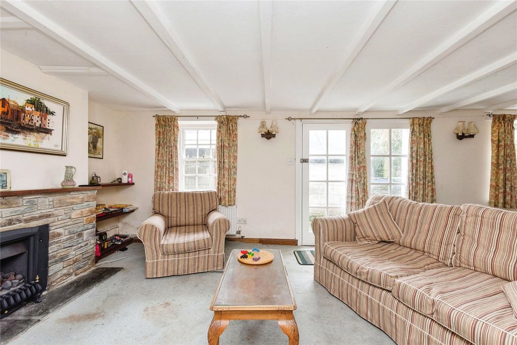 Property photo 1 of 16 Living Room