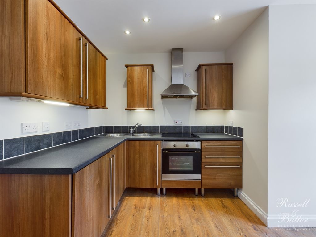 Property photo 3 of 8 Cam00829P1-Pr0311-Still01