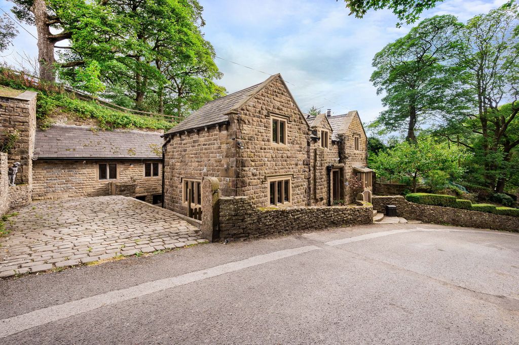 Property photo 1 of 58