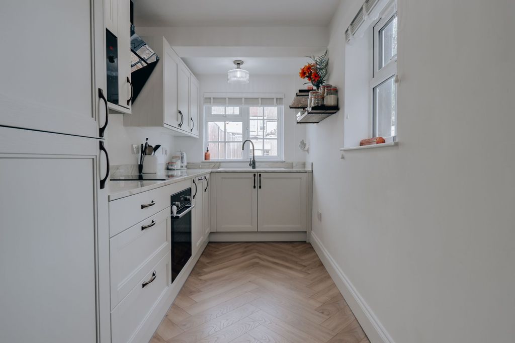 Property photo 1 of 15 Kitchen