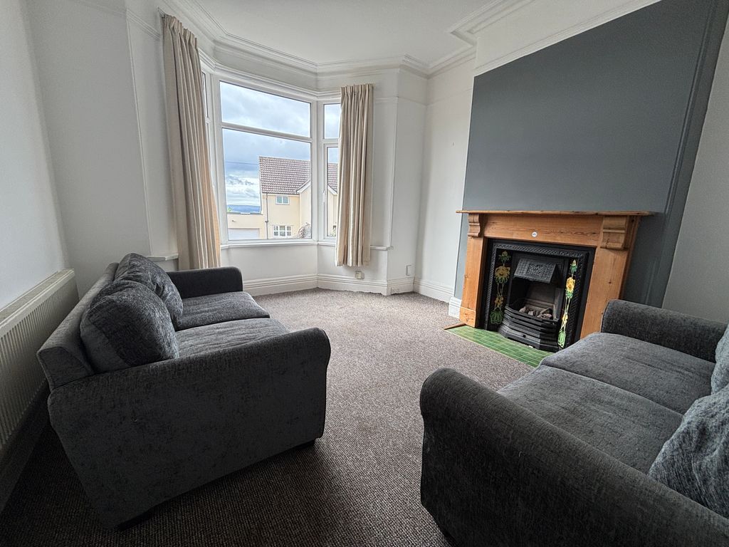 Property photo 2 of 15 Lounge