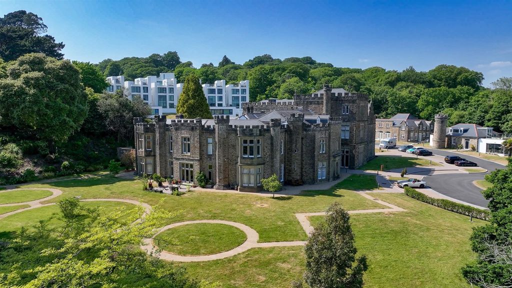 Property photo 2 of 29 Photo 2-906.Jpg