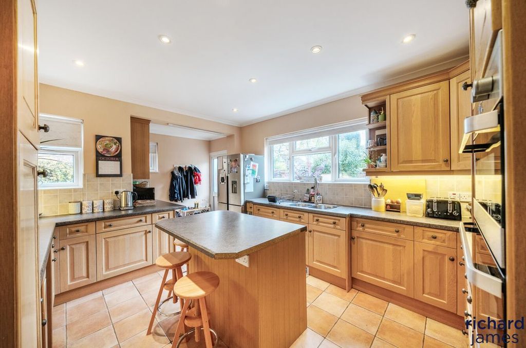 Property photo 3 of 26 61F2689E5A8A471Cb0c64943384767c5