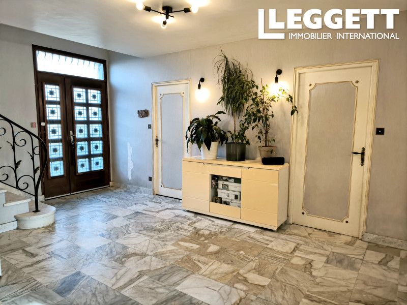 Property photo 2 of 10