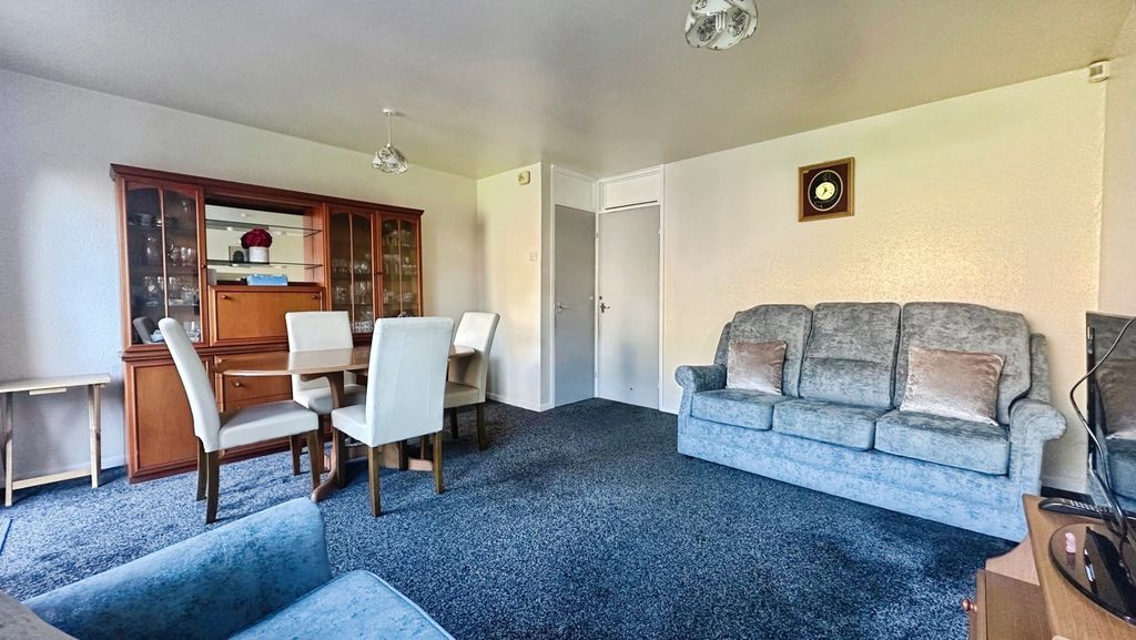 Property photo 3 of 17 Pbox-Img.Jpg