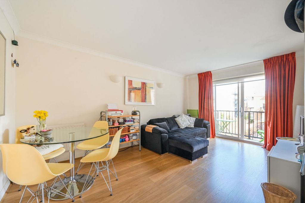 Property photo 1 of 11