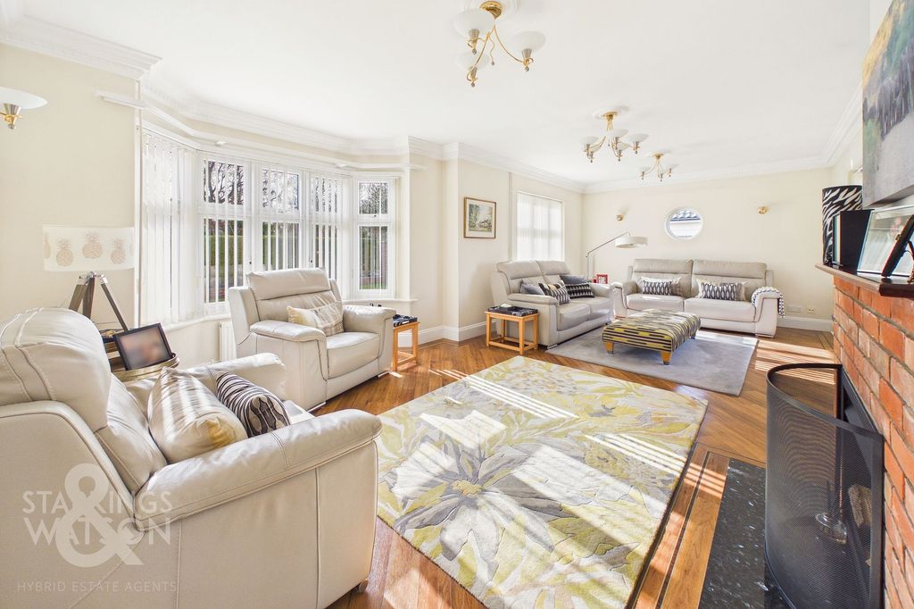 Property photo 3 of 32