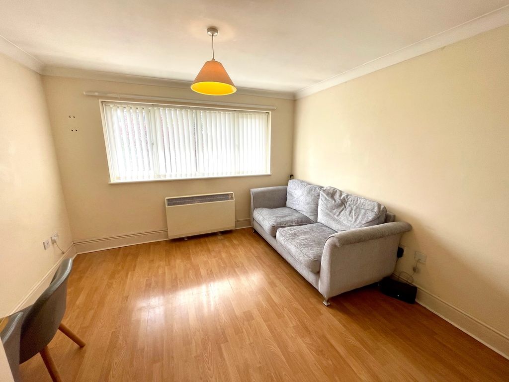Property photo 3 of 8