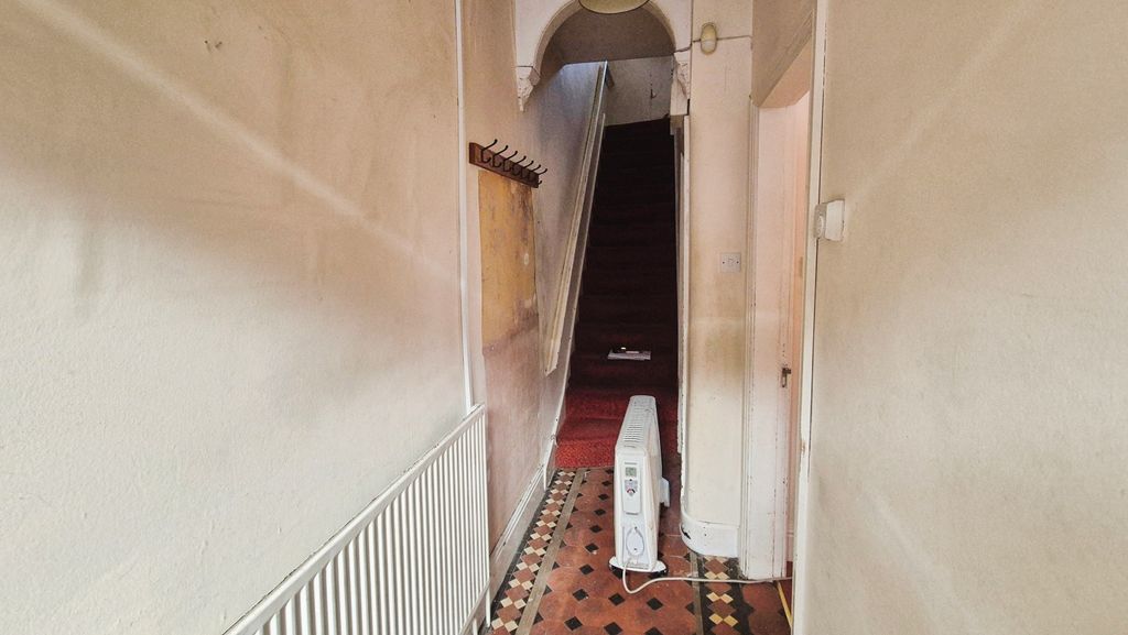 Property photo 2 of 16 42d3E1A7-1000088056