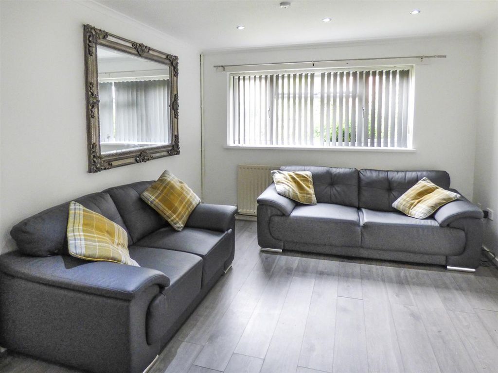 Property photo 2 of 13 2024-04-10 14.06.22.Jpg