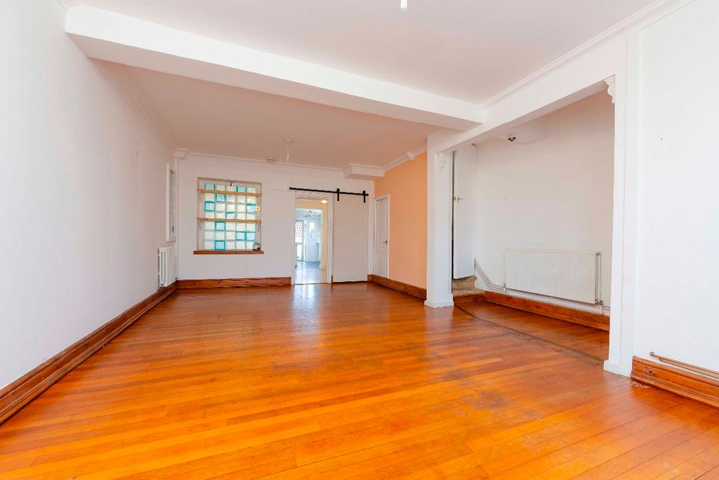 Property photo 3 of 36