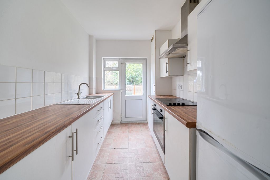 Property photo 3 of 13 1423350-21-69A82B...