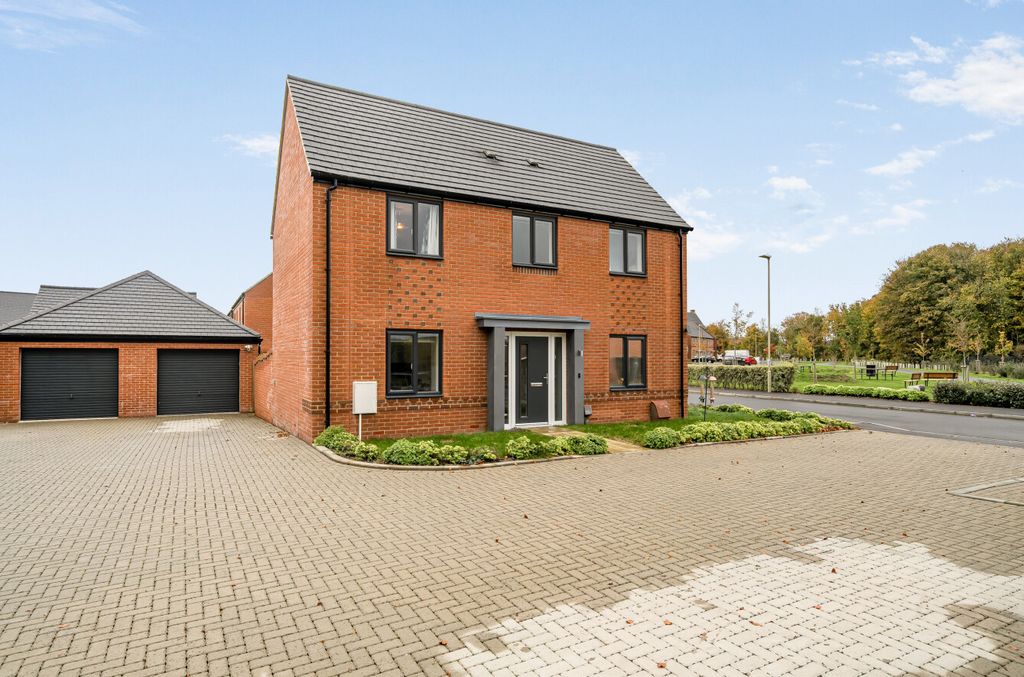 Property photo 1 of 23 1372227-21-690218...