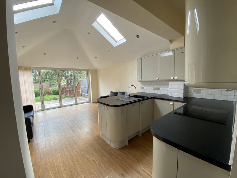 Property photo 3 of 6 Photo 6