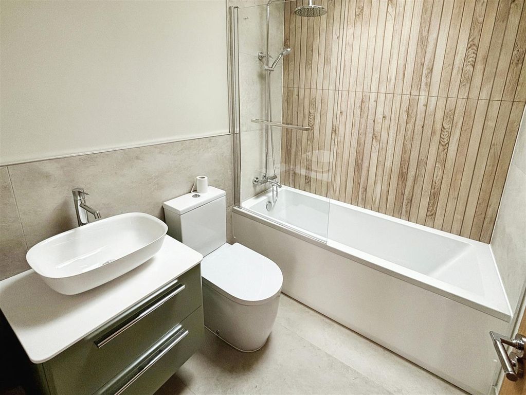 Property photo 2 of 12 3WC-Bathroom..Jpg