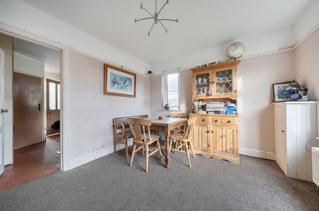 Property photo 3 of 13 1415588-18-6994d2...