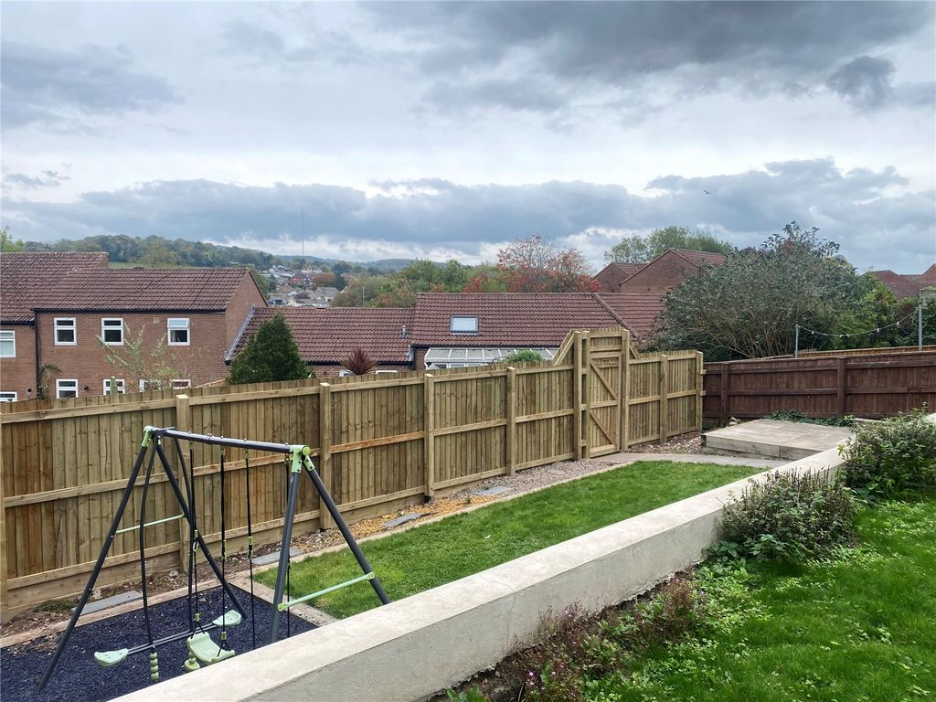 Property photo 2 of 18 Picture No. 26