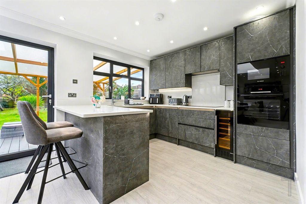 Property photo 2 of 12 Kitchen