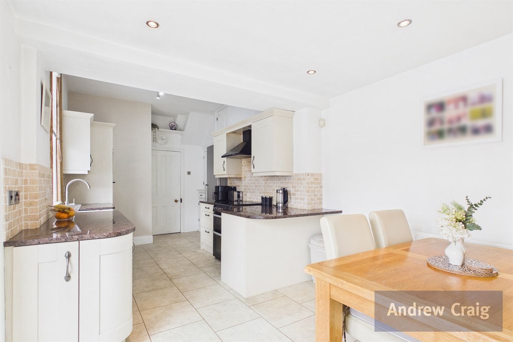 Property photo 3 of 25 Kitchen Breakfast Room