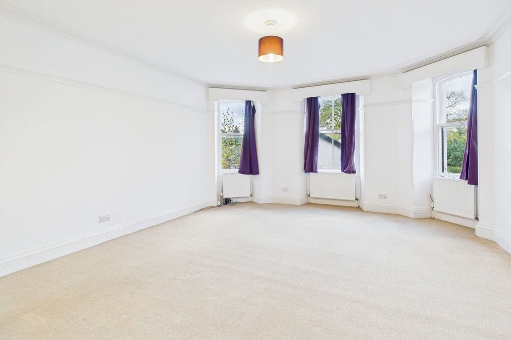 5 Ivy Garth, Sedbergh Road Kendal LA9, 2 bed flat to rent, £950 pcm