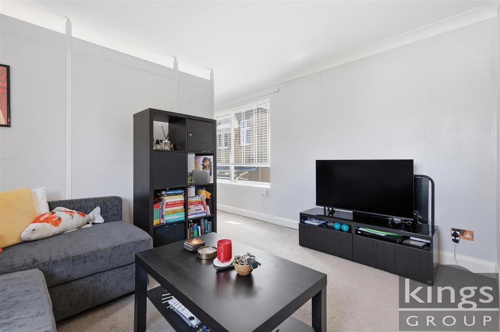 Property photo 2 of 9