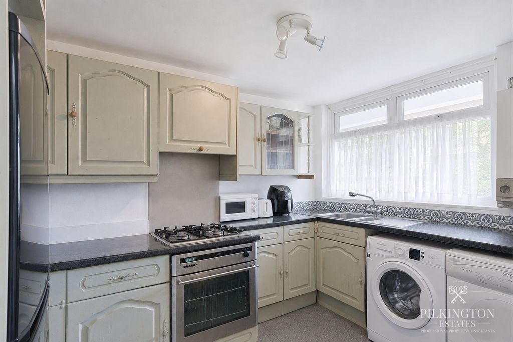 Property photo 2 of 11 5307111