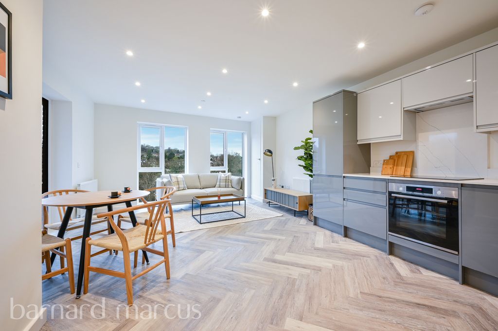 Property photo 1 of 10 Kitchen