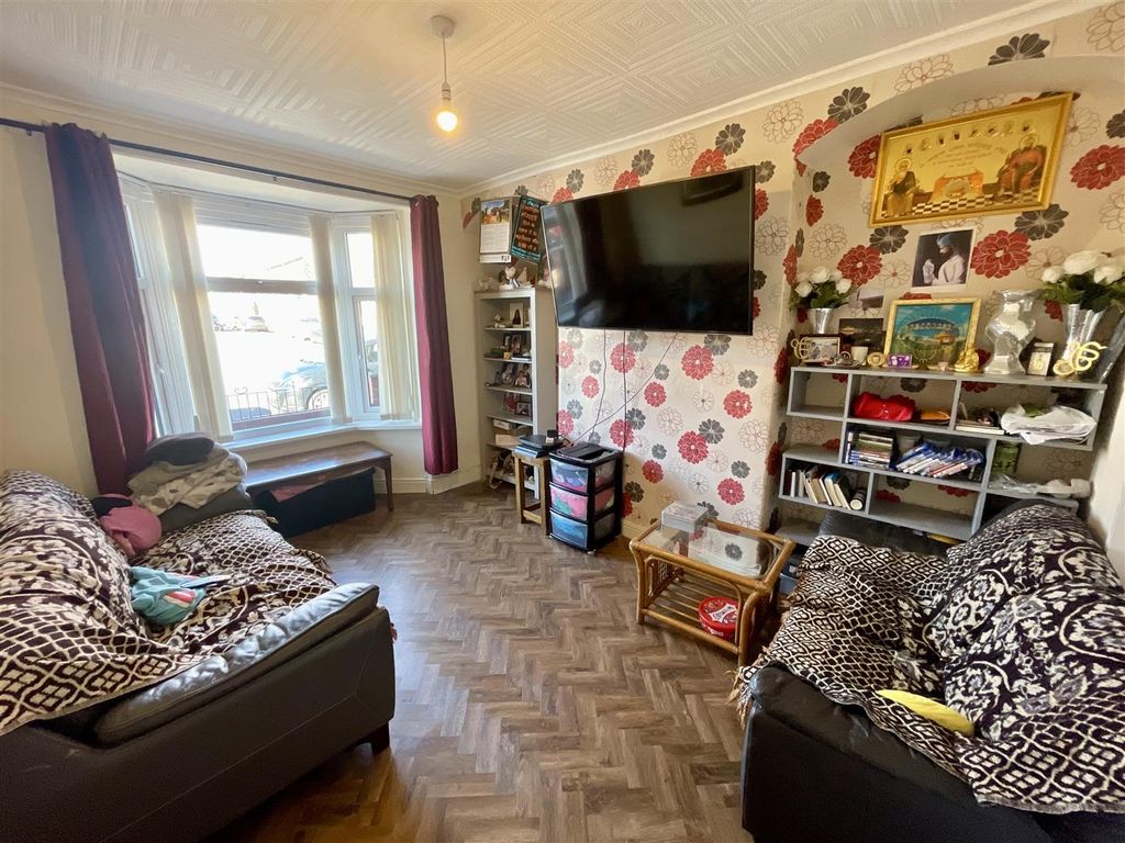 Property photo 2 of 10 Lounge