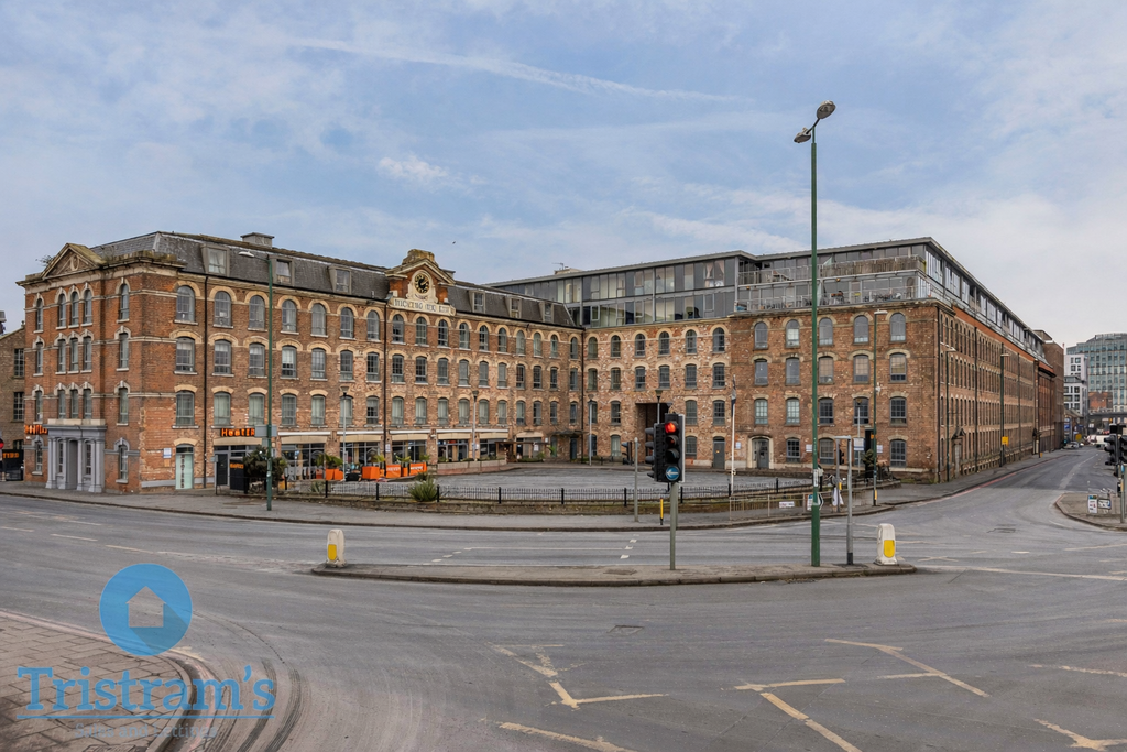 Property photo 1 of 12