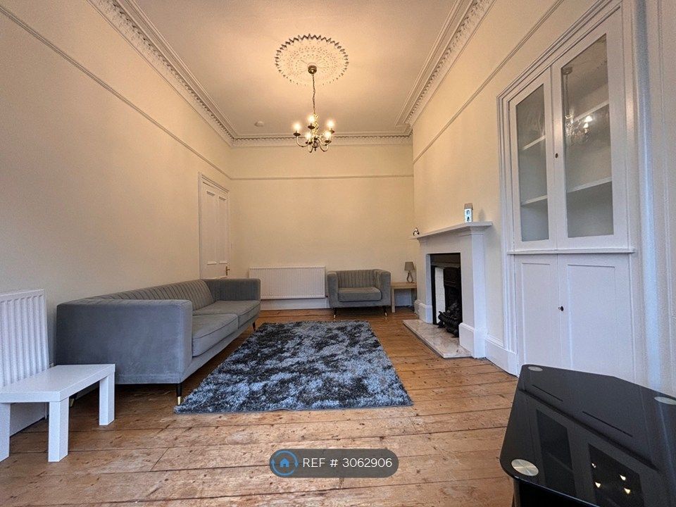 Property photo 2 of 12 Lounge