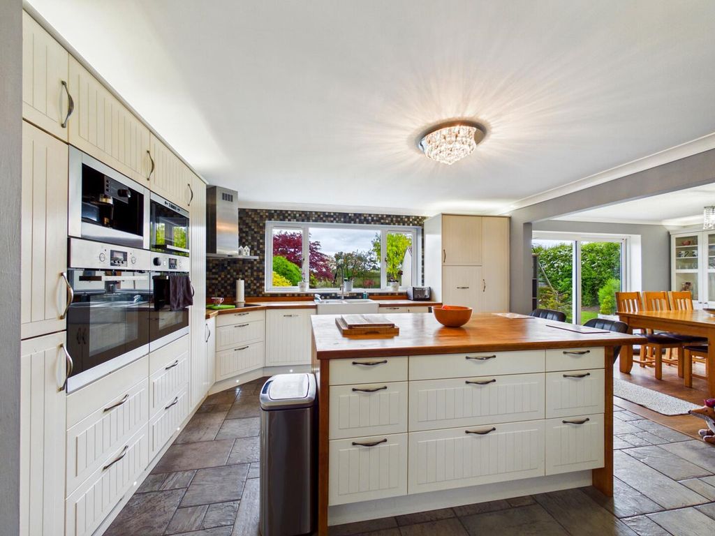 Property photo 2 of 23 Kitchen