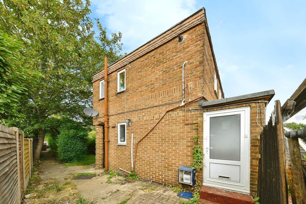 Property photo 2 of 21