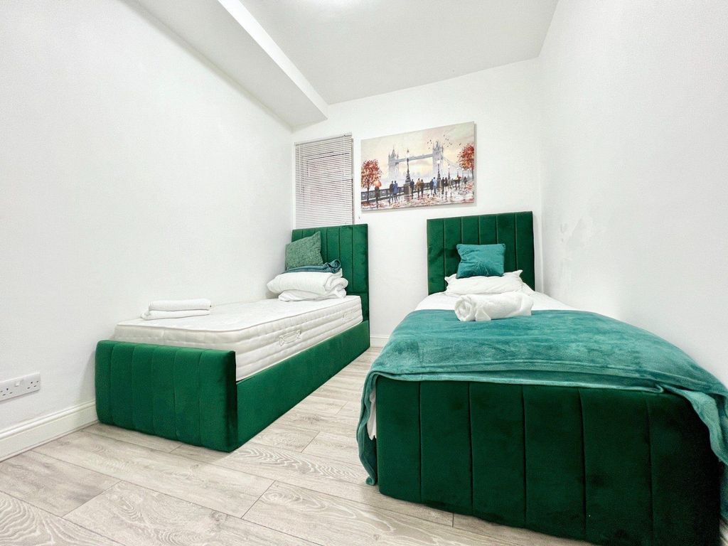 Property photo 2 of 12 Gallery