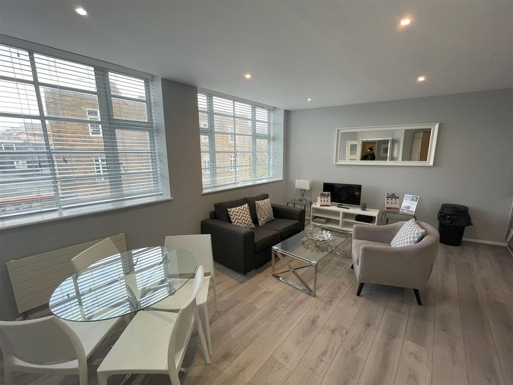 Property photo 1 of 5 Living Room