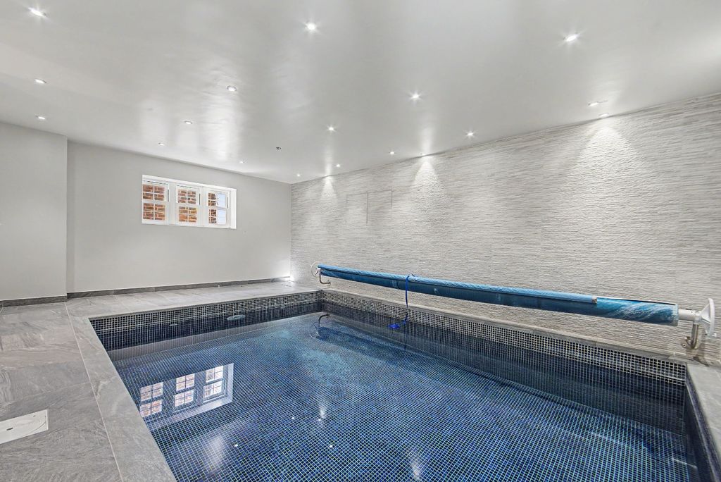 Property photo 2 of 22 5256822