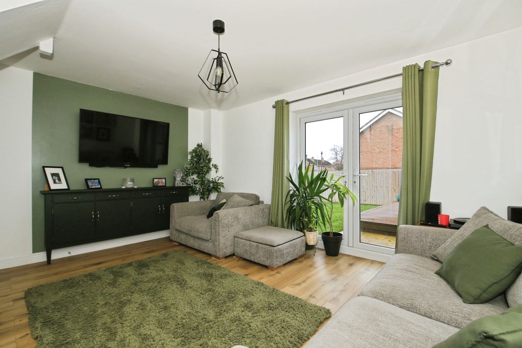 Property photo 2 of 20 Living Room