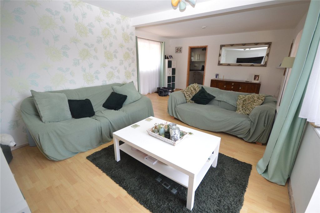 Property photo 2 of 23 Picture No. 03