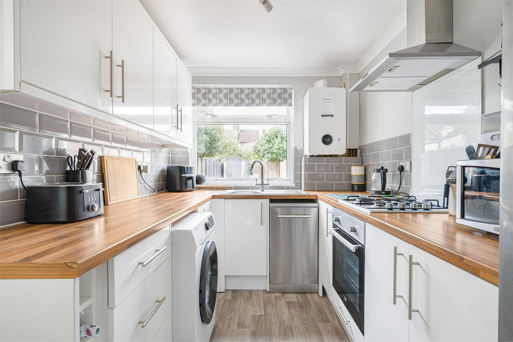 Property photo 3 of 21