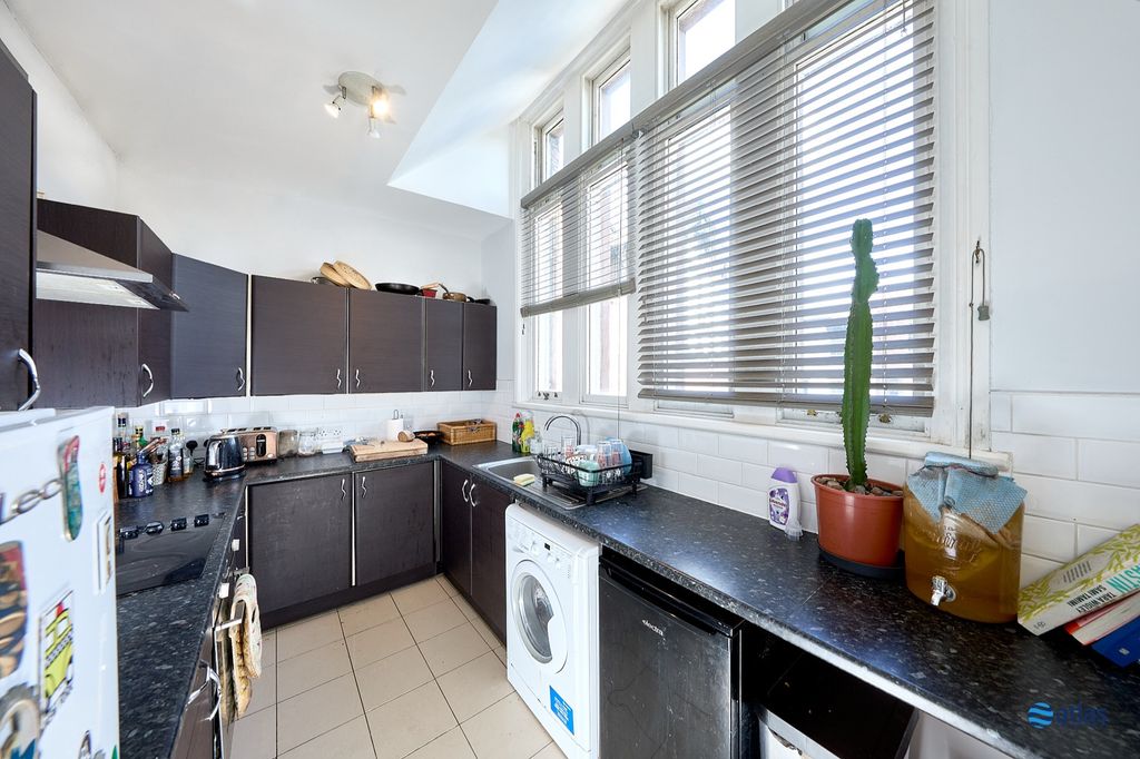 Property photo 3 of 14 Kitchen