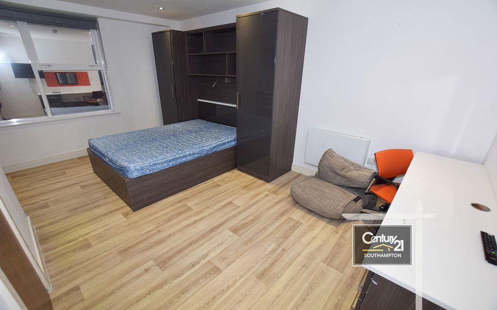 Property photo 3 of 4