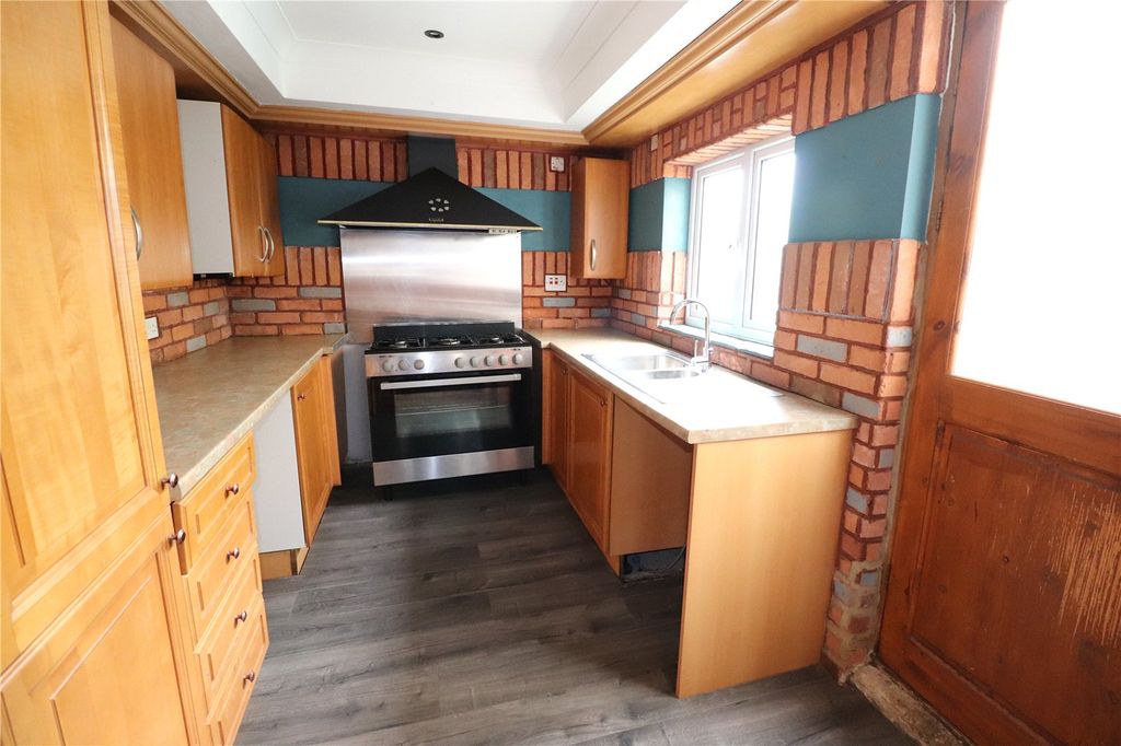 Property photo 3 of 5 Kitchen