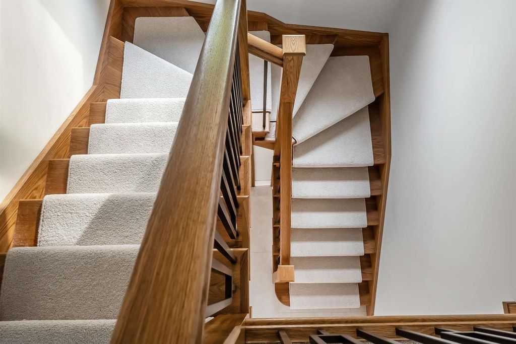 Additional image 60 of 4 bed detached house for saleCross Lanes, Guildford GU1