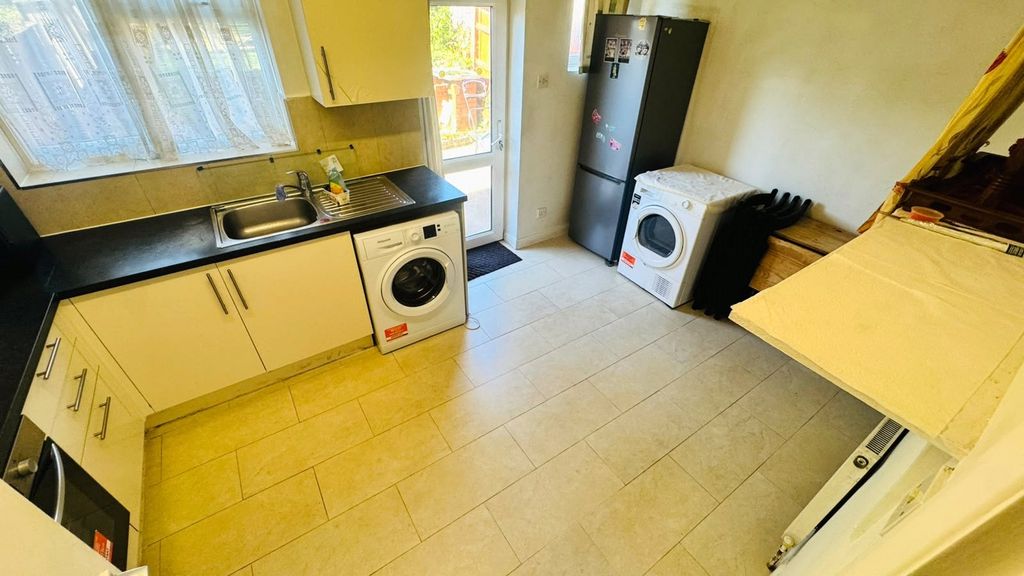 Property photo 1 of 10 Picture No. 02