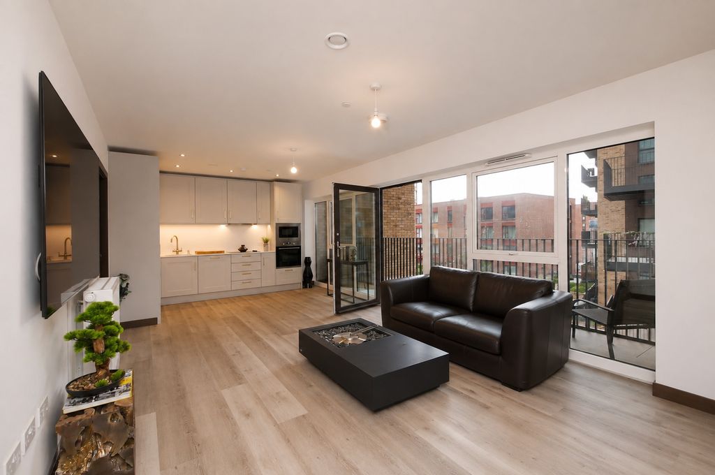 Property photo 2 of 18 5414781