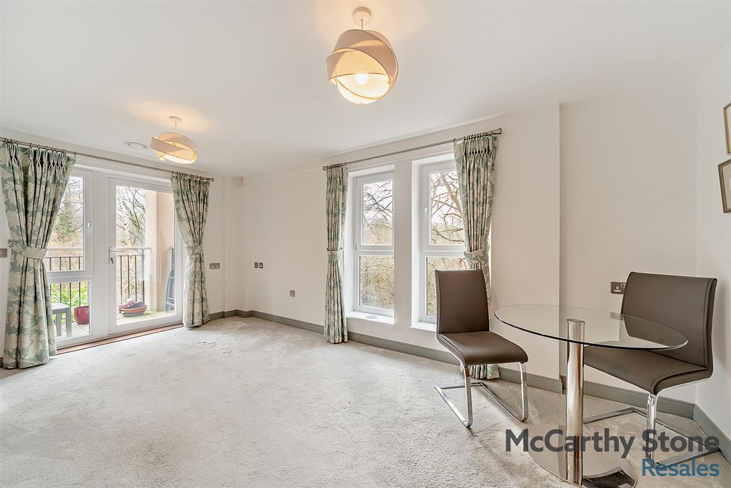 Property photo 1 of 32 8639453-Interior08-800.Jpg